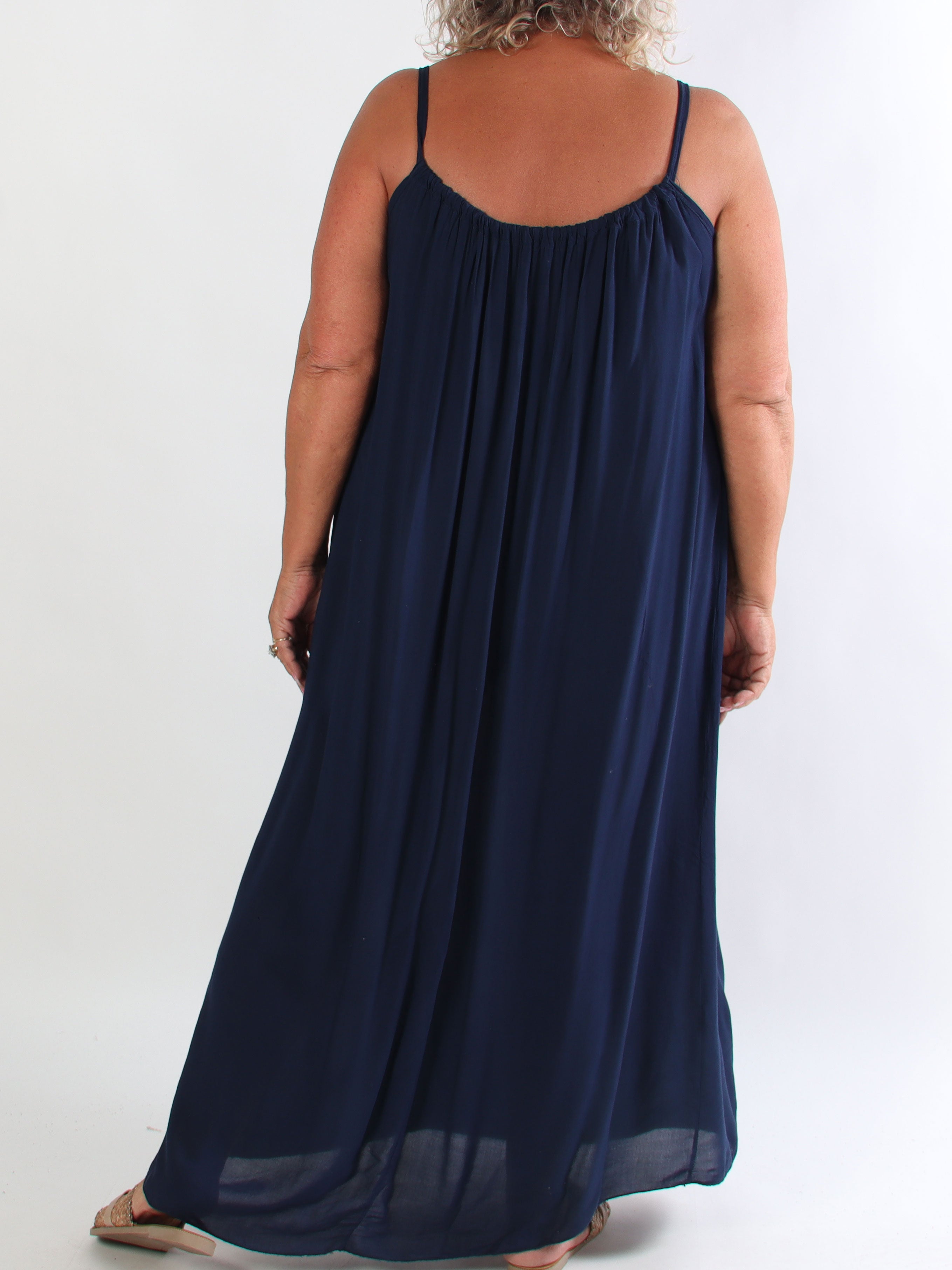 Sunshines Long - Lang og luftig plus size stropkjole i viskose